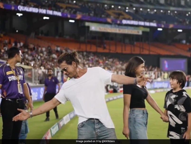 Watch: SRK Recreates Iconic Pose As KKR Qualify For IPL Final. Suhana, AbRams Reaction Is...