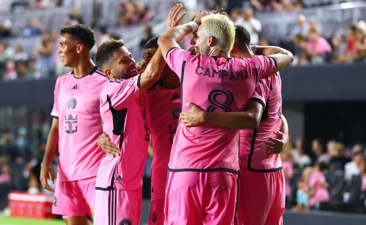 No Lionel Messi, No Problem: Inter Miami Extends MLS Lead with 2-1 Win Over Chicago Fire