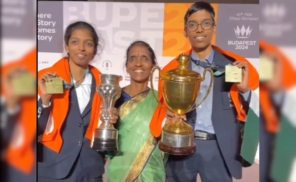 "Indeed A Proud Mom": R Praggnanandhaa, Sister's Photo Viral After India's Rare Double Gold At Chess Olympiad | Chess News